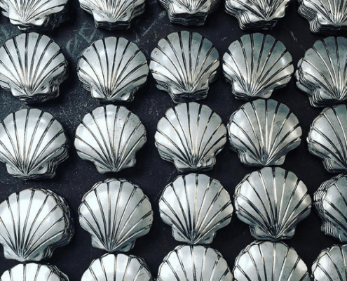 Maritime Mile Trail five-hundred Scallop Shells make up a one mile trail along Minehead Seafront | Thrussells Metal Scallop shell plaques make up a one mile long trail along Minehead seafront. Made by Thrussells