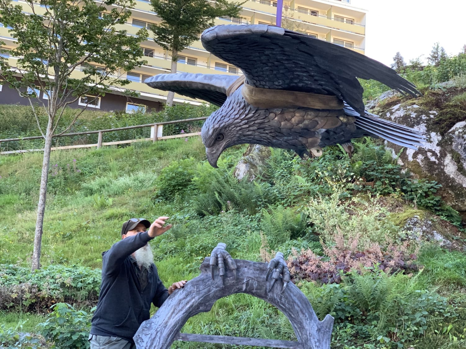 Installing Eagle Sculpture - Thrussells Installing Eagle Sculpture - Thrussells. Public Art Germany