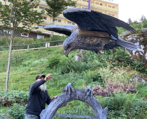 Installing Eagle Sculpture - Thrussells Installing Eagle Sculpture - Thrussells. Public Art Germany